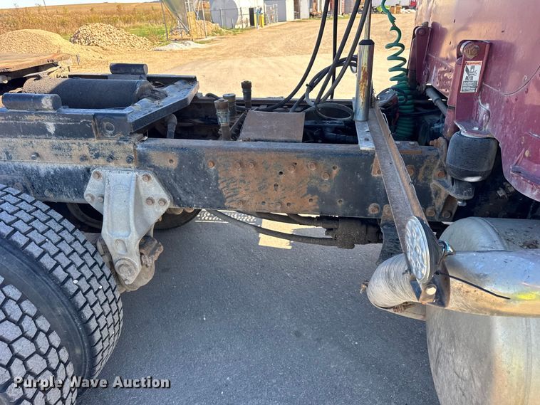 image for item EF2197 1996 Peterbilt 379 semi truck