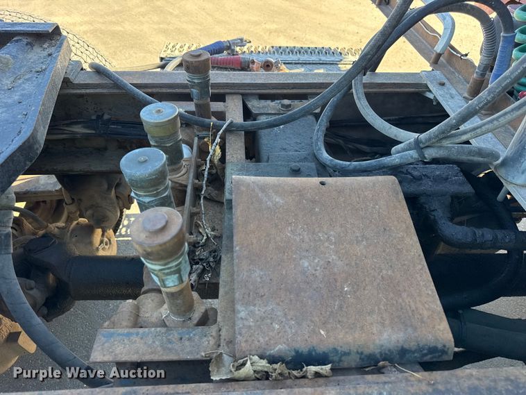 image for item EF2197 1996 Peterbilt 379 semi truck