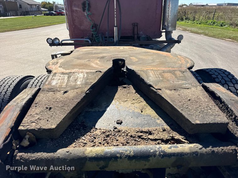 image for item EF2197 1996 Peterbilt 379 semi truck