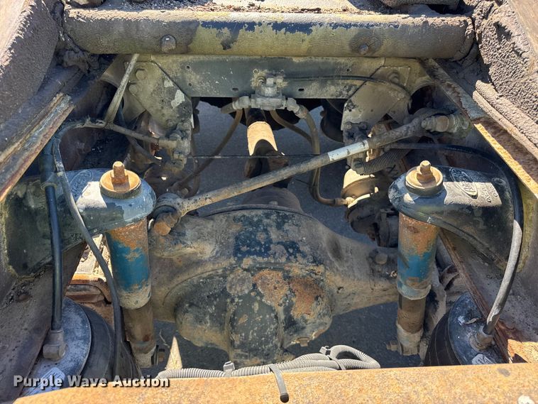 image for item EF2197 1996 Peterbilt 379 semi truck