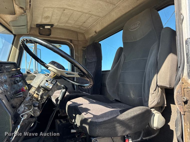 image for item EF2197 1996 Peterbilt 379 semi truck