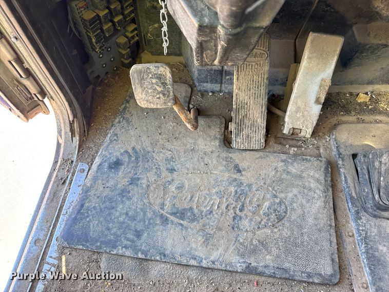 image for item EF2197 1996 Peterbilt 379 semi truck