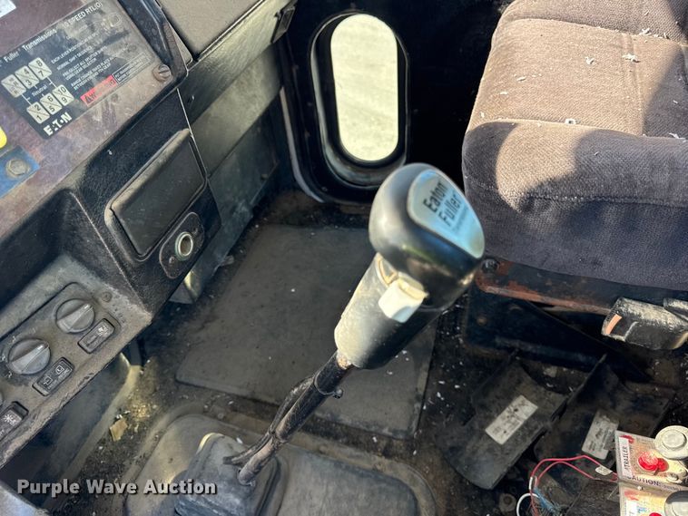 image for item EF2197 1996 Peterbilt 379 semi truck