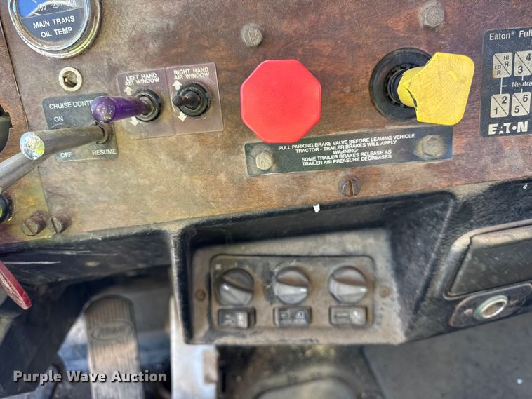 image for item EF2197 1996 Peterbilt 379 semi truck