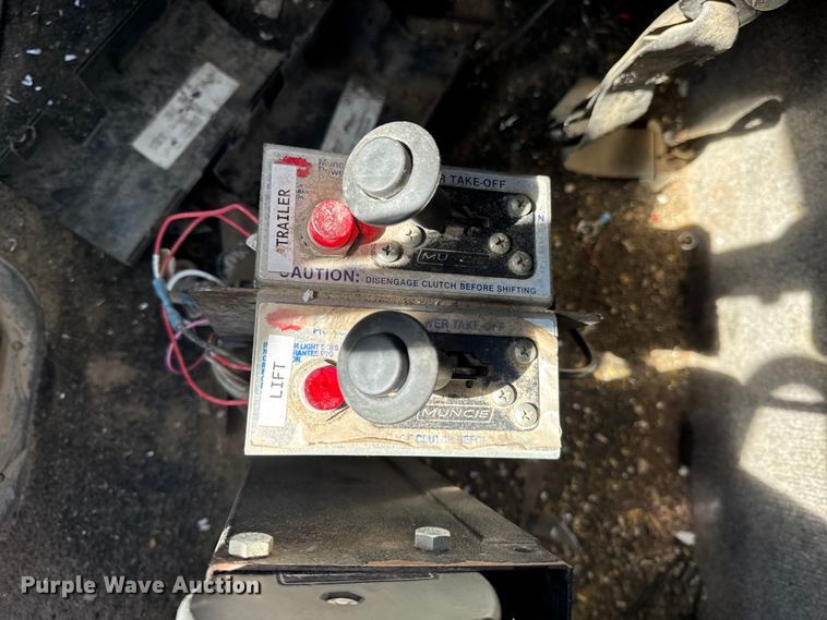 image for item EF2197 1996 Peterbilt 379 semi truck