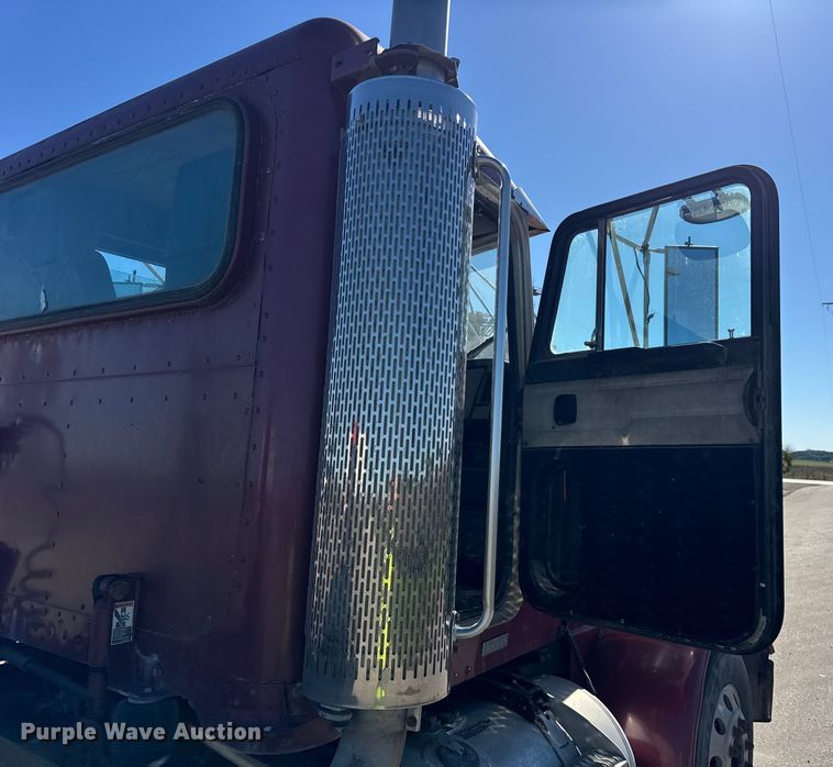 image for item EF2197 1996 Peterbilt 379 semi truck