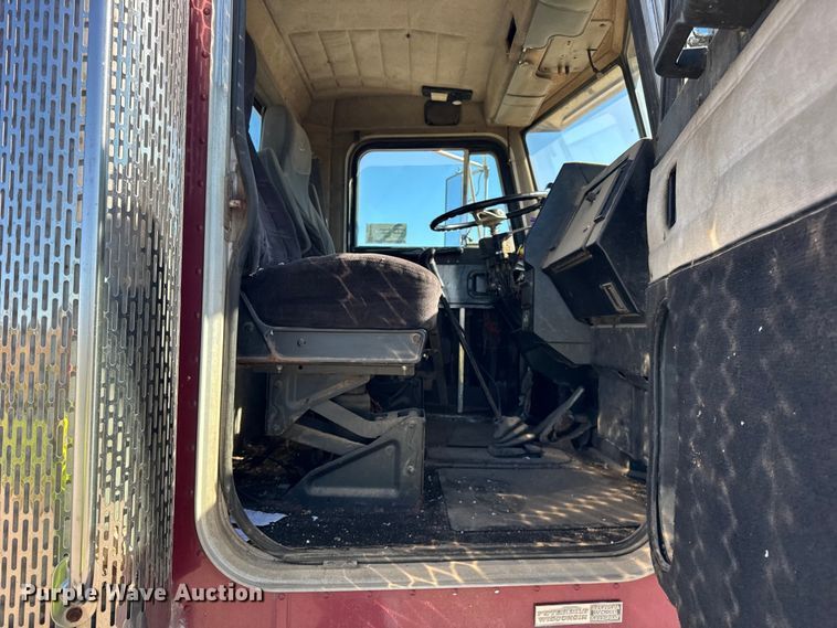 image for item EF2197 1996 Peterbilt 379 semi truck