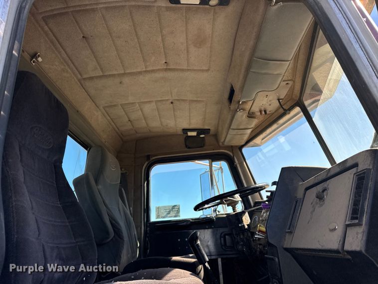 image for item EF2197 1996 Peterbilt 379 semi truck