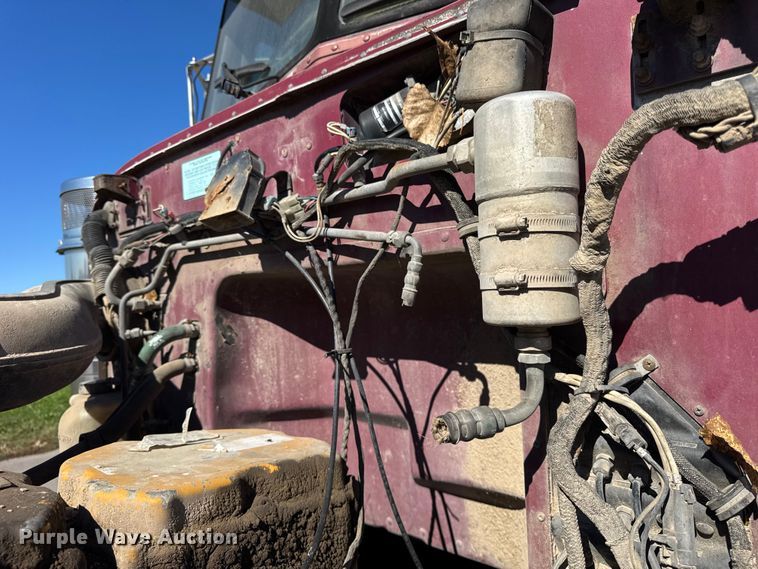 image for item EF2197 1996 Peterbilt 379 semi truck