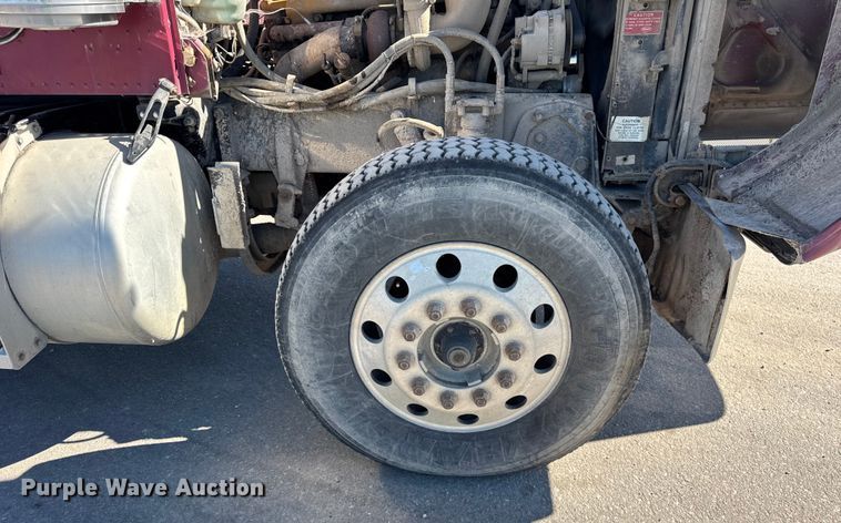 image for item EF2197 1996 Peterbilt 379 semi truck