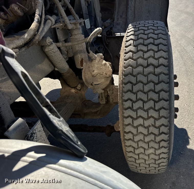 image for item EF2197 1996 Peterbilt 379 semi truck