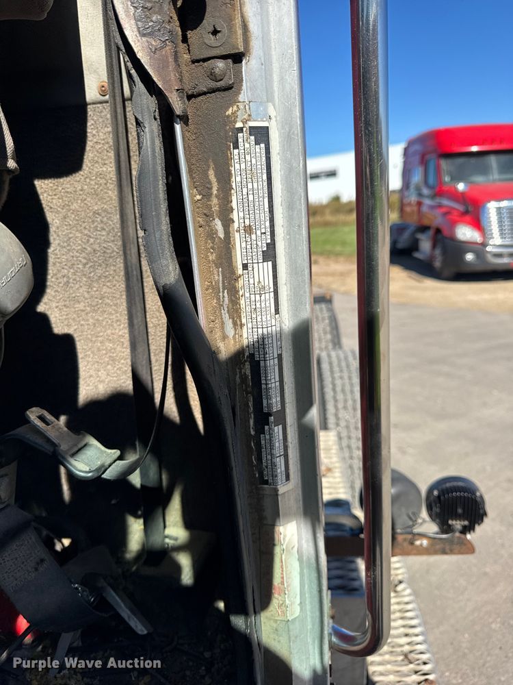 image for item EF2197 1996 Peterbilt 379 semi truck