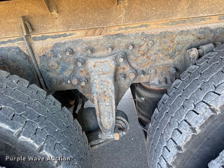 image for item EF2198 2013 Freightliner Business Class M2 box truck