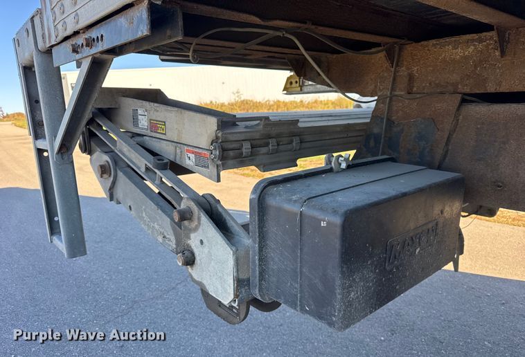 image for item EF2198 2013 Freightliner Business Class M2 box truck