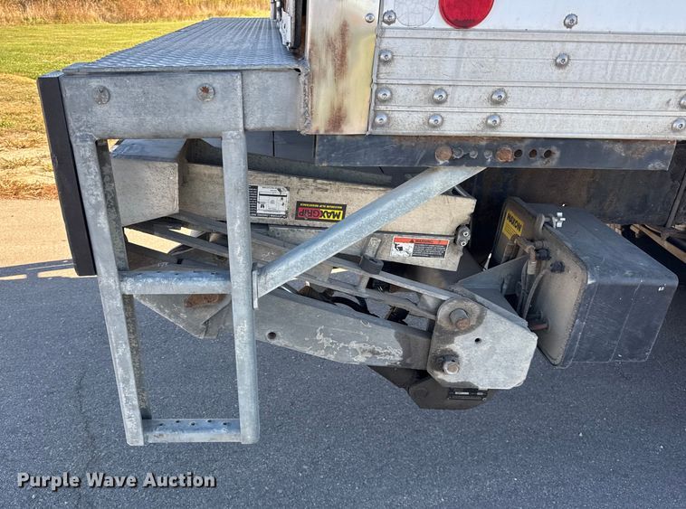 image for item EF2198 2013 Freightliner Business Class M2 box truck