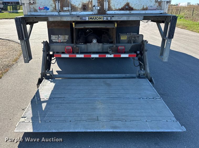 image for item EF2198 2013 Freightliner Business Class M2 box truck