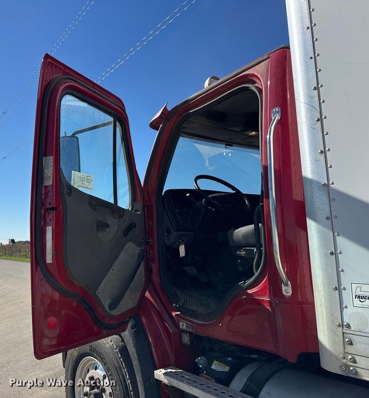 image for item EF2198 2013 Freightliner Business Class M2 box truck