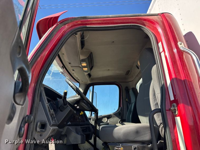 image for item EF2198 2013 Freightliner Business Class M2 box truck