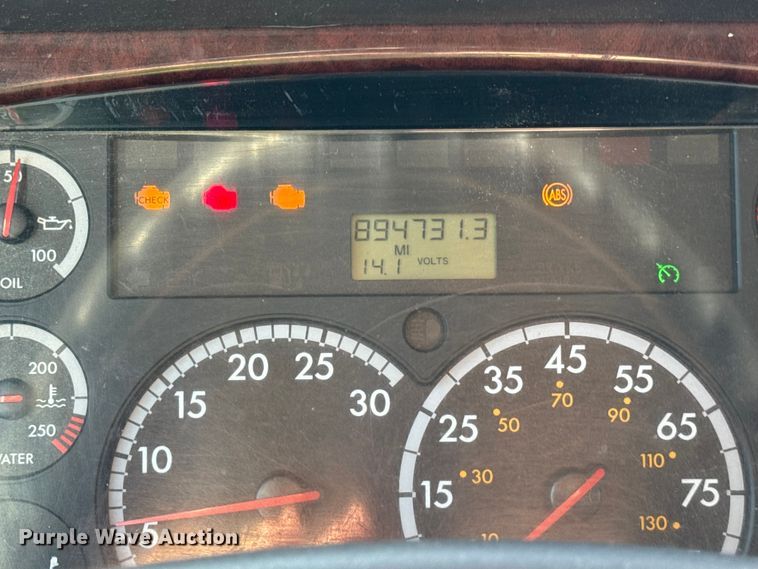 image for item EF2198 2013 Freightliner Business Class M2 box truck