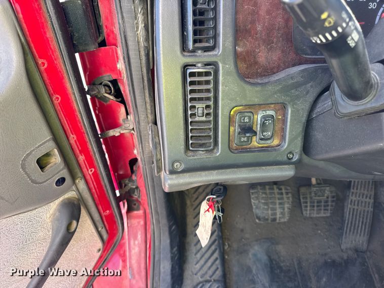 image for item EF2198 2013 Freightliner Business Class M2 box truck