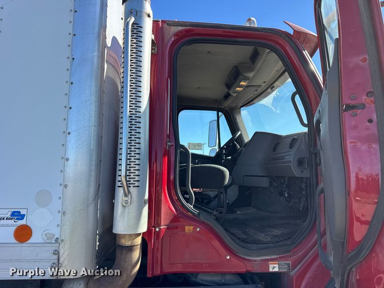 image for item EF2198 2013 Freightliner Business Class M2 box truck