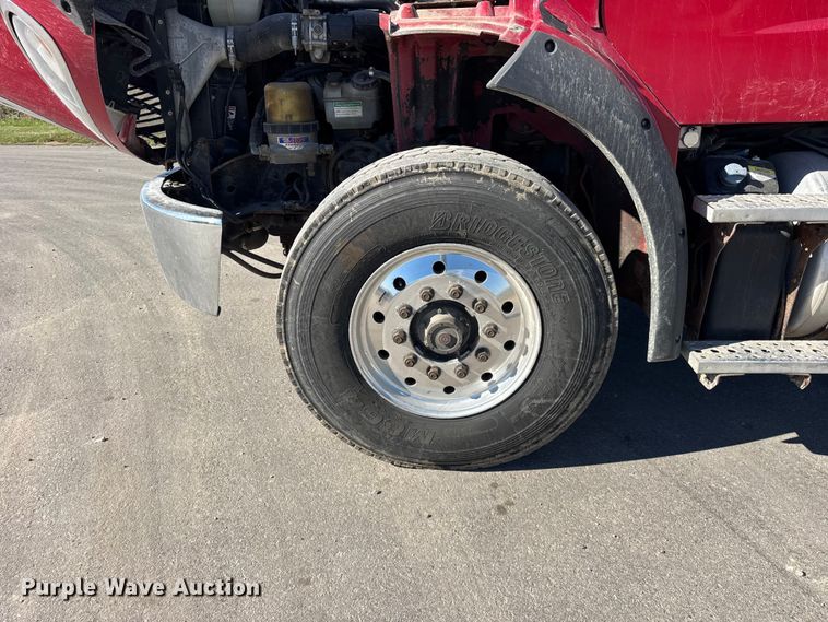 image for item EF2198 2013 Freightliner Business Class M2 box truck