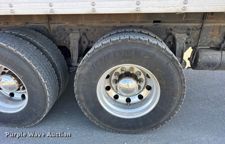 image for item EF2198 2013 Freightliner Business Class M2 box truck