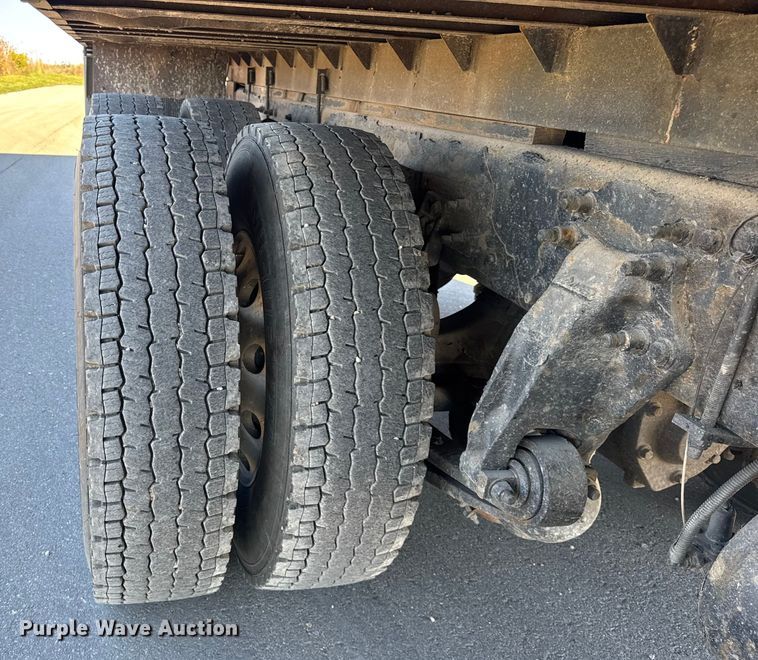 image for item EF2198 2013 Freightliner Business Class M2 box truck