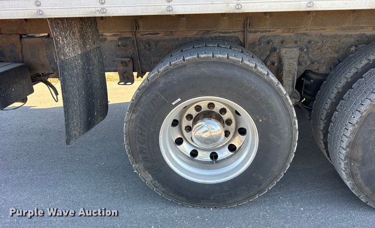 image for item EF2198 2013 Freightliner Business Class M2 box truck