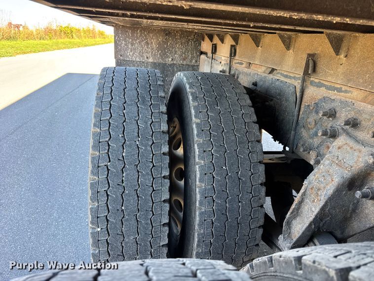 image for item EF2198 2013 Freightliner Business Class M2 box truck