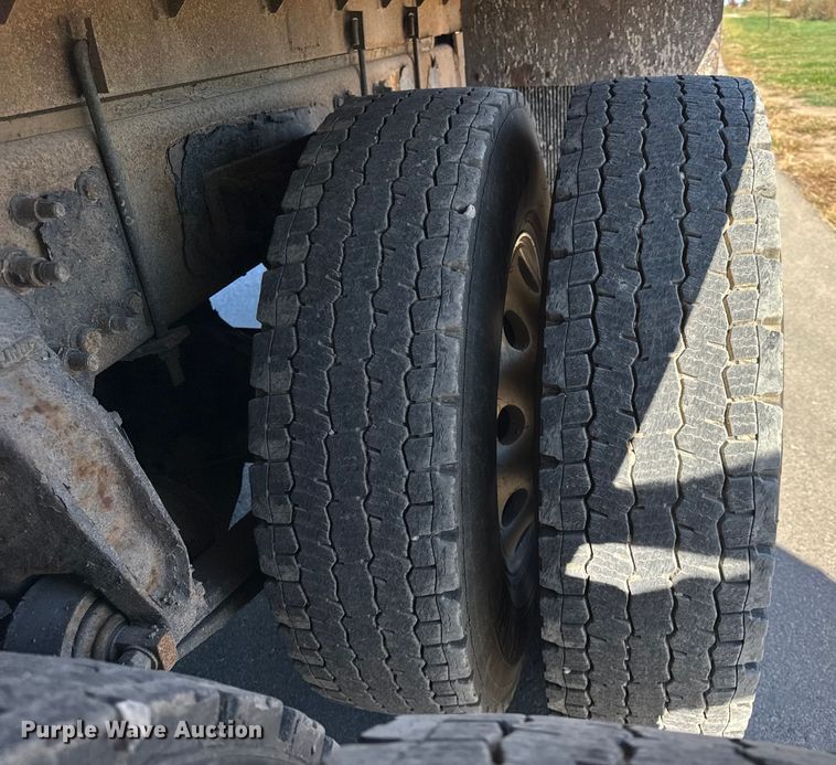 image for item EF2198 2013 Freightliner Business Class M2 box truck