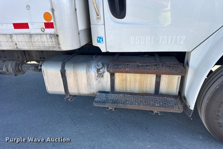 image for item EF2200 2016 Freightliner Business Class M2 box truck