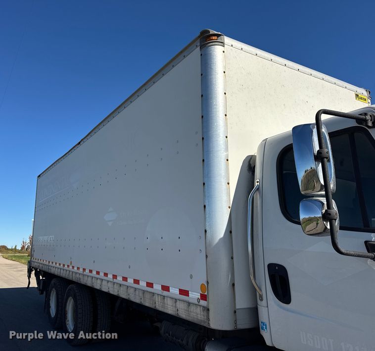 image for item EF2200 2016 Freightliner Business Class M2 box truck
