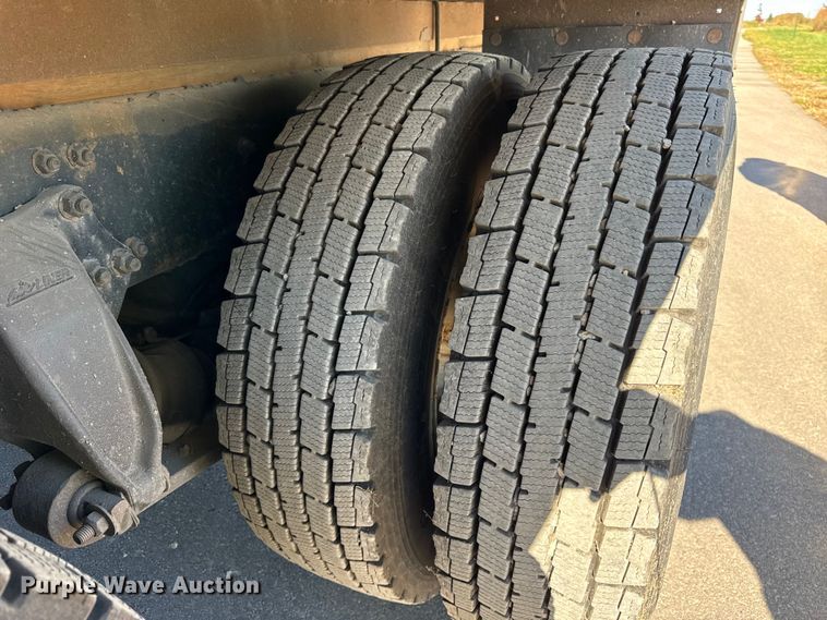 image for item EF2200 2016 Freightliner Business Class M2 box truck