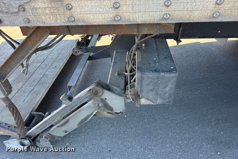 image for item EF2200 2016 Freightliner Business Class M2 box truck