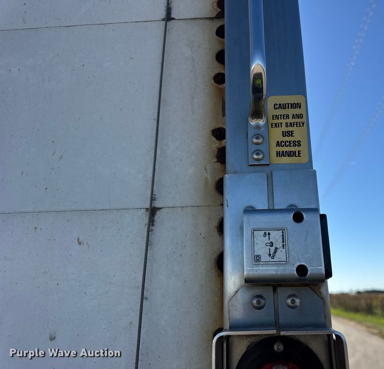 image for item EF2200 2016 Freightliner Business Class M2 box truck