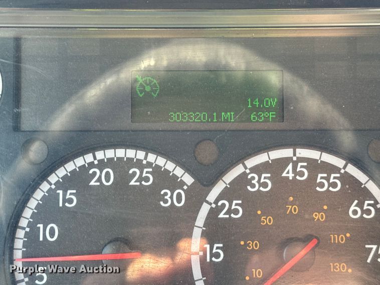 image for item EF2200 2016 Freightliner Business Class M2 box truck