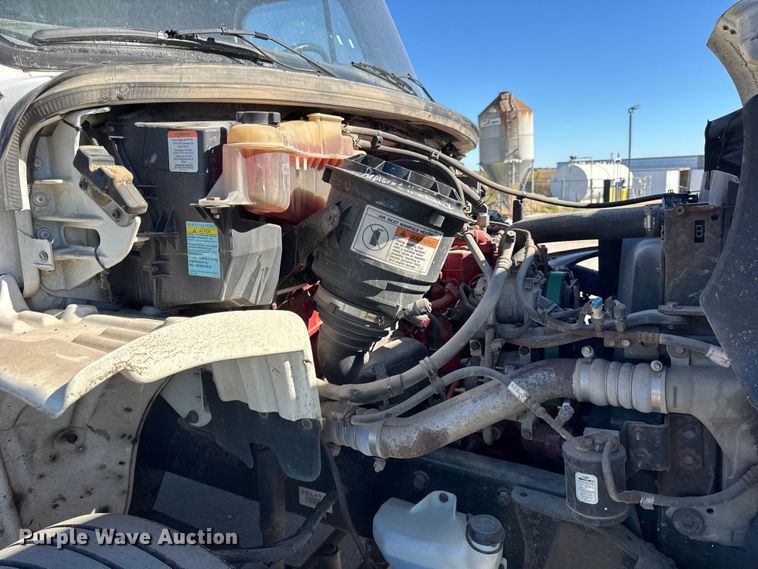 image for item EF2200 2016 Freightliner Business Class M2 box truck