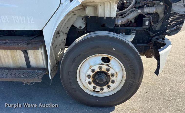 image for item EF2200 2016 Freightliner Business Class M2 box truck