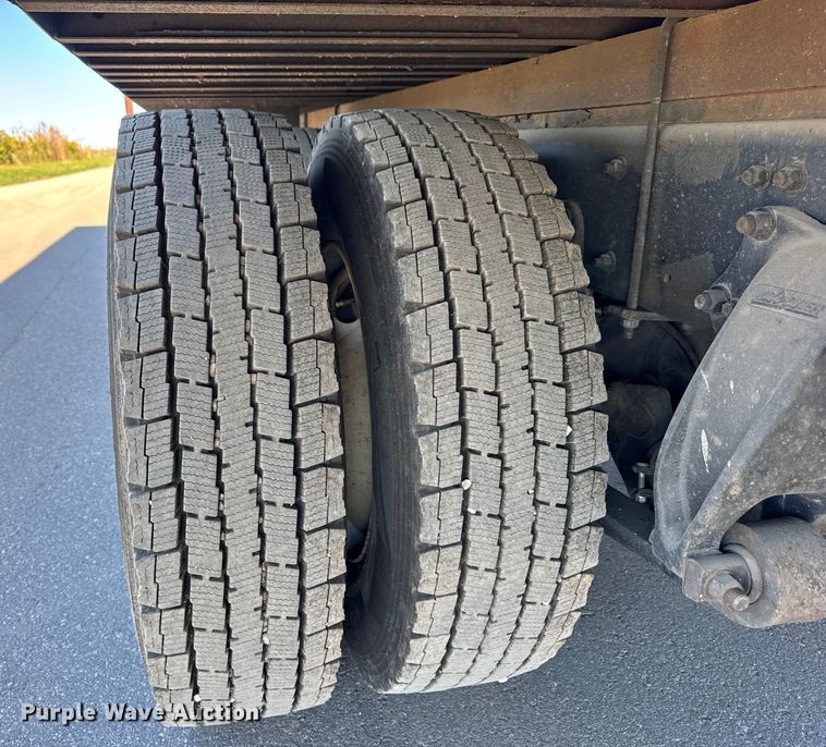 image for item EF2200 2016 Freightliner Business Class M2 box truck