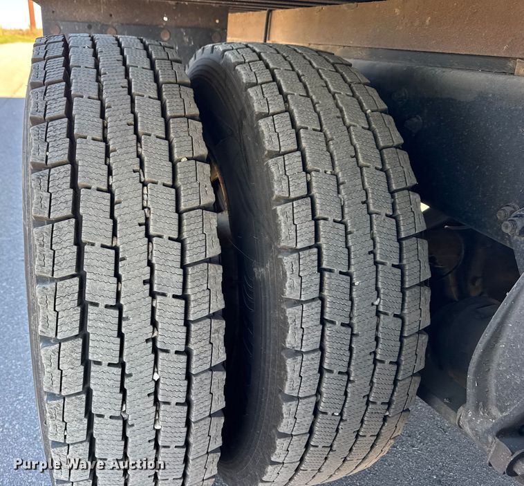 image for item EF2200 2016 Freightliner Business Class M2 box truck