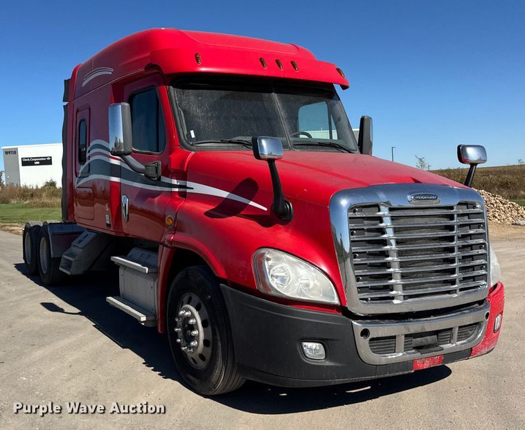 CAMIóN CAMAROTE 2016 FREIGHTLINER