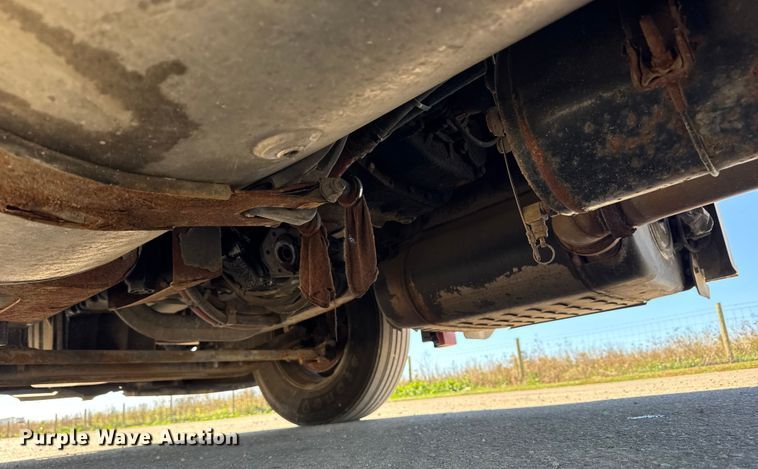 image for item EF2201 2016 Freightliner Cascadia 125 semi truck