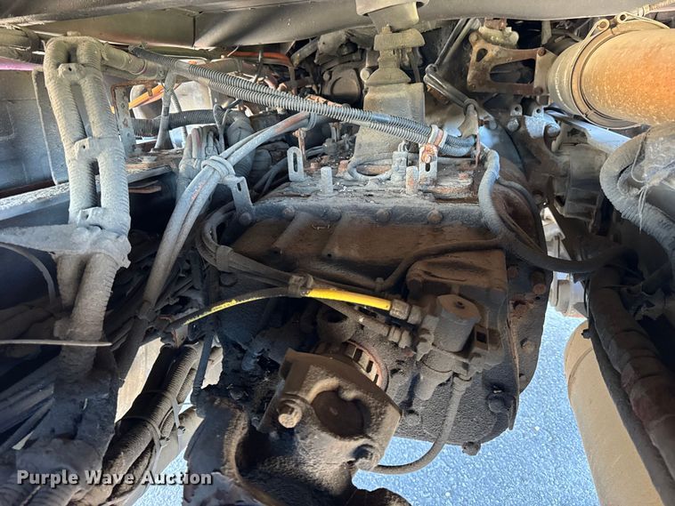 image for item EF2201 2016 Freightliner Cascadia 125 semi truck