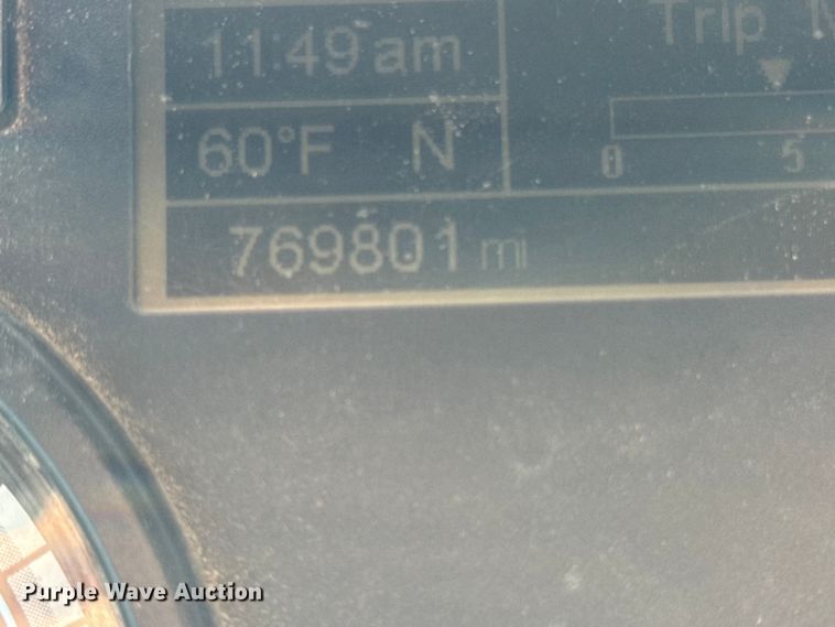 image for item EF2201 2016 Freightliner Cascadia 125 semi truck