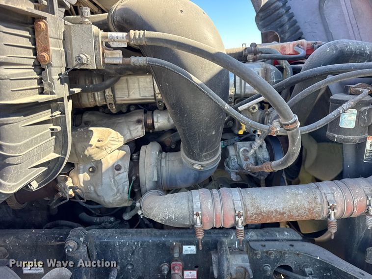 image for item EF2201 2016 Freightliner Cascadia 125 semi truck