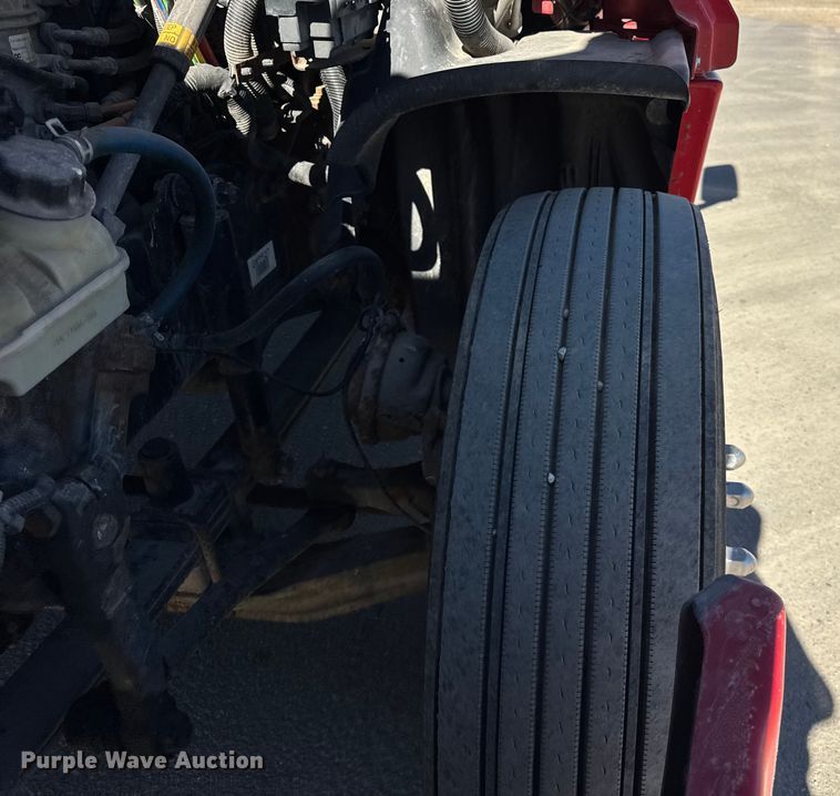 image for item EF2201 2016 Freightliner Cascadia 125 semi truck