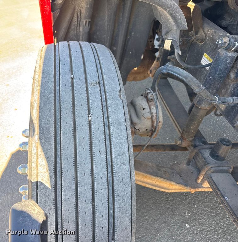 image for item EF2201 2016 Freightliner Cascadia 125 semi truck