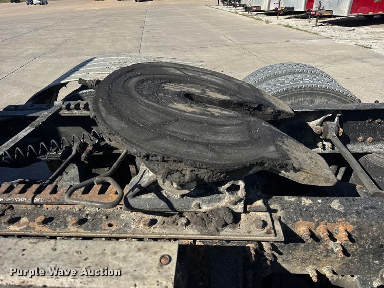 image for item EF2212 2007 Mack CHN semi truck