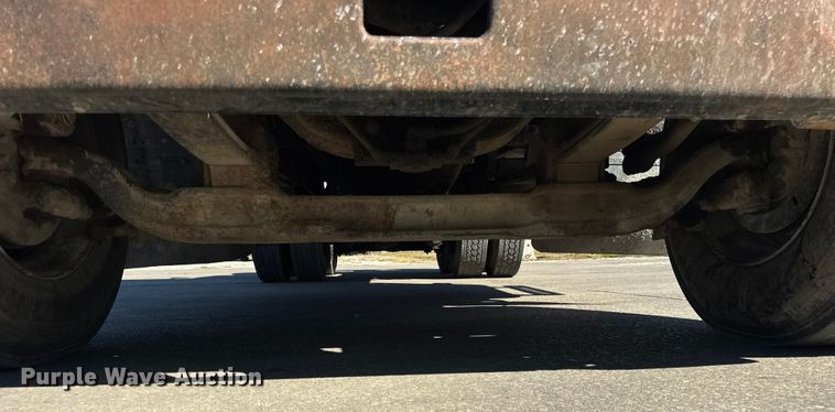 image for item EF2212 2007 Mack CHN semi truck